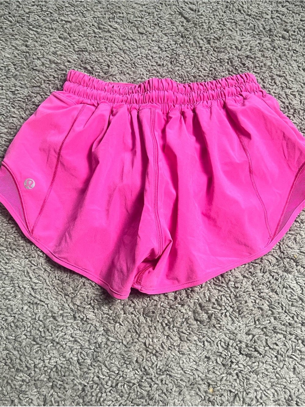 RARE lululemon sonic pink hotty hots size 2 2.5”
